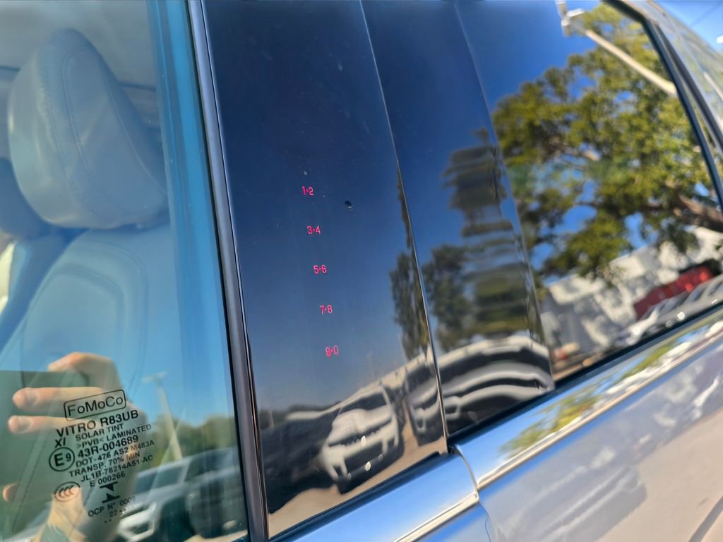 Used 2022 Ford Expedition Limited image 13