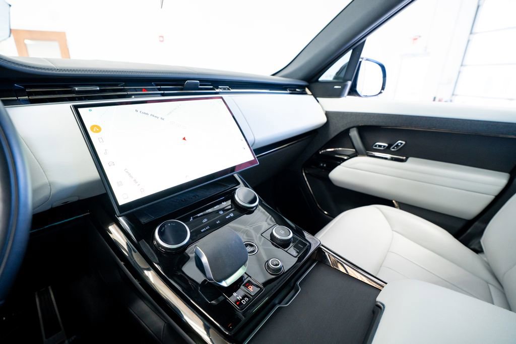 Used 2023 Land Rover Range Rover Sport SE image 41