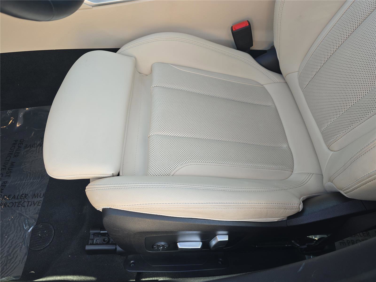 Used 2023 BMW 330i Sedan w/ M Sport Package RWD image 14