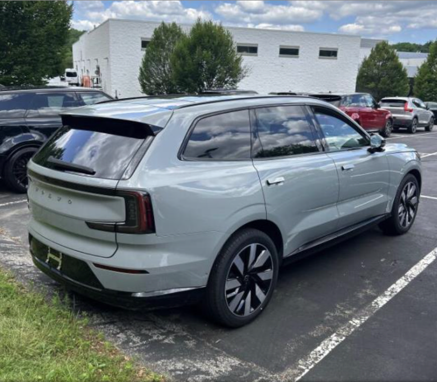 Certified 2025 Volvo EX90 Ultra AWD/4WD image 14