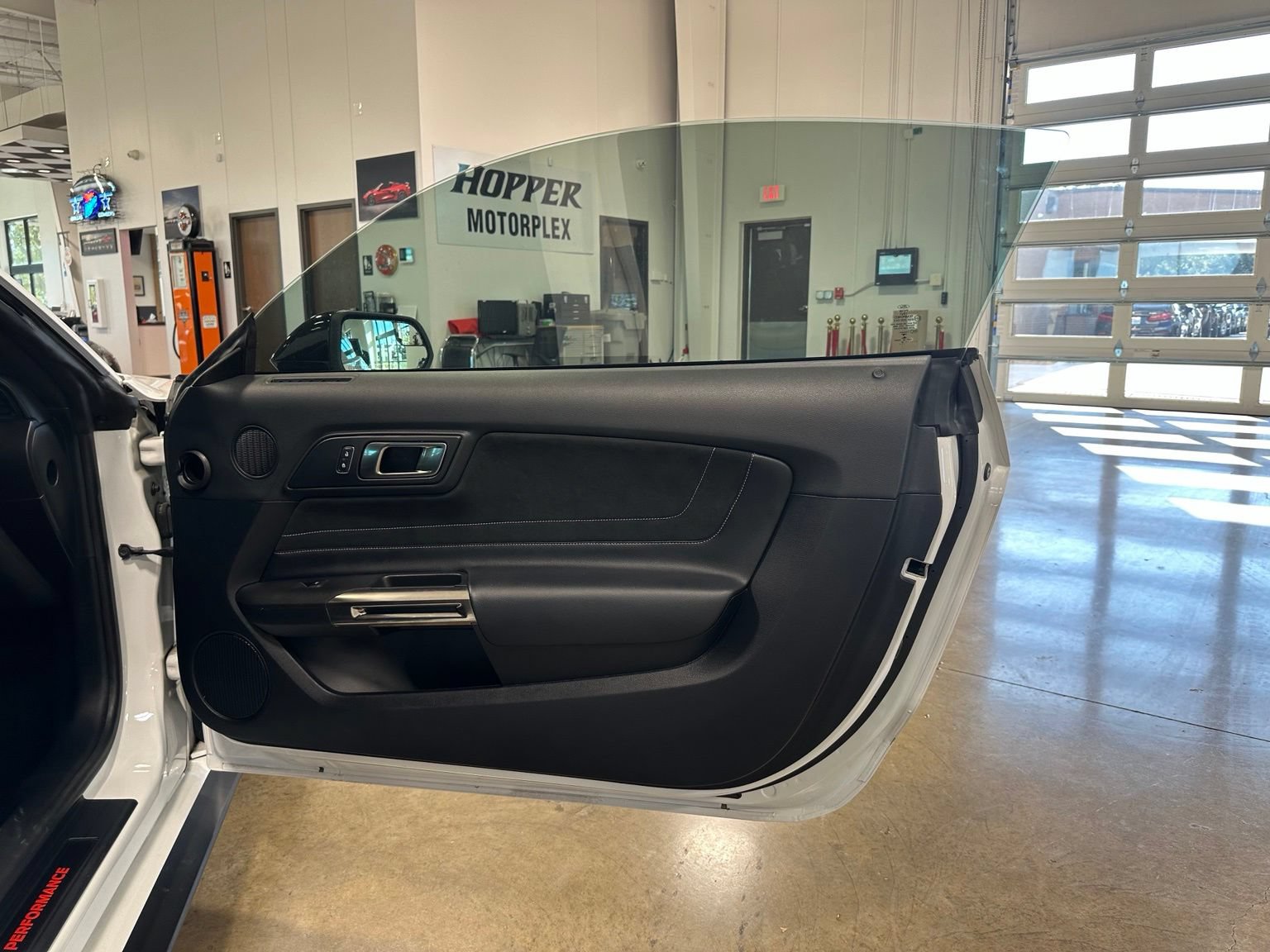 Used 2018 Ford Mustang Shelby GT350 w/ Electronics Package RWD image 35