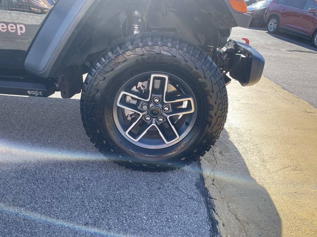 Certified 2025 Jeep Gladiator Mojave w/ Convenience Group AWD/4WD image 11