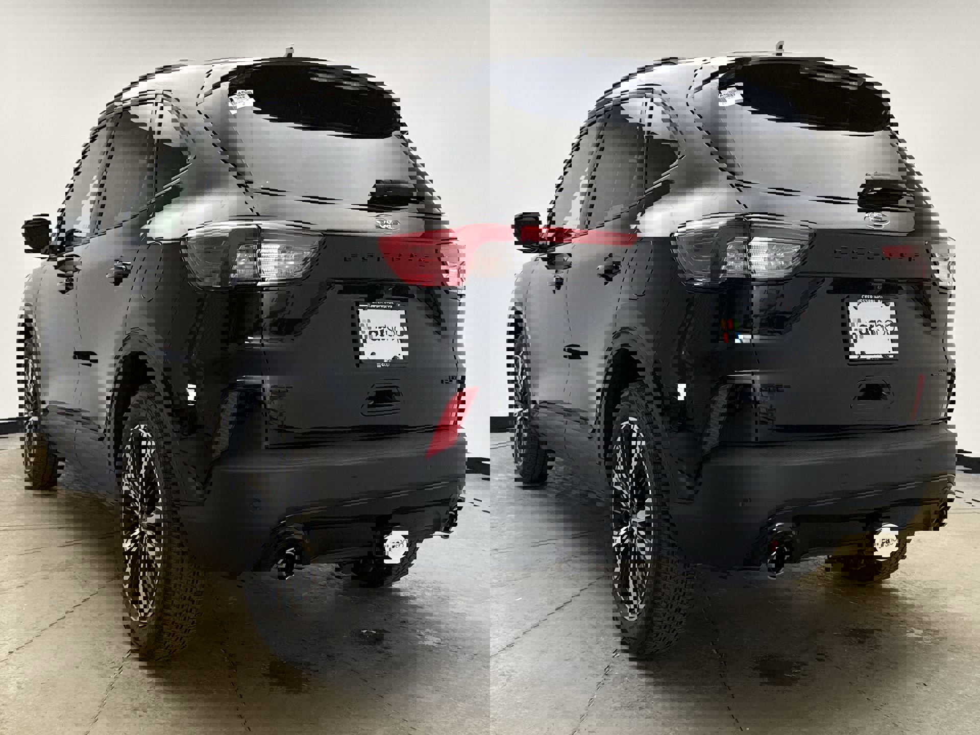 Used 2022 Ford Escape SEL w/ SEL Stealth AWD Package image 3