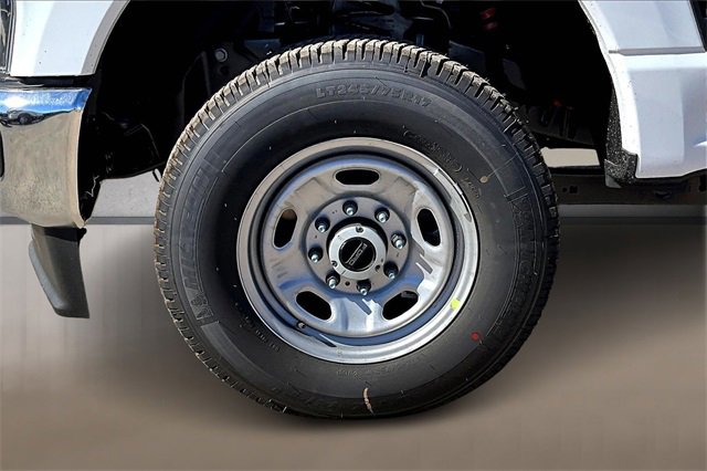 New 2026 Ford F350 XL w/ XL Chrome Package image 9