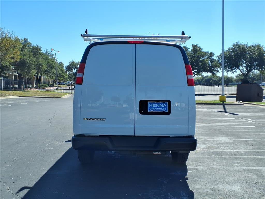 Used 2025 Chevrolet Express 2500 Extended w/ Driver Convenience Package RWD image 7