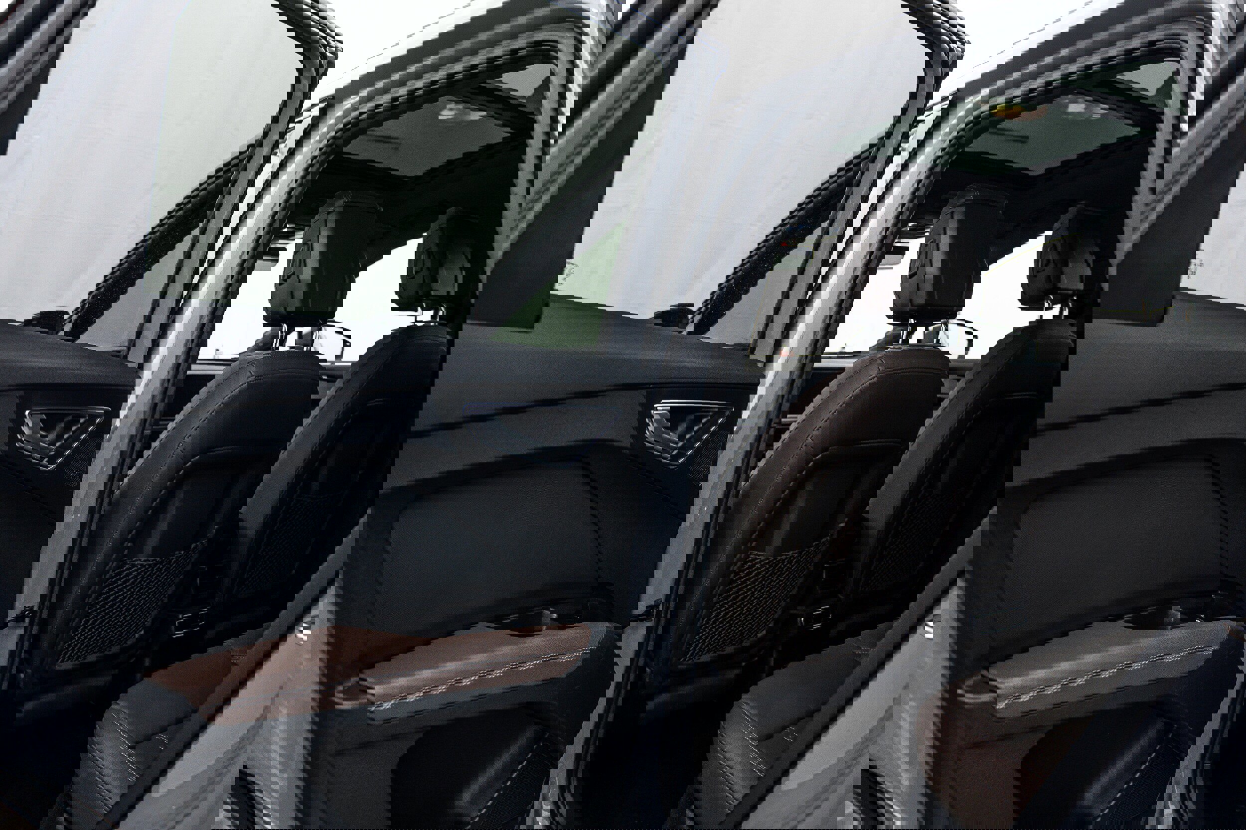 Used 2024 Audi Q4 e-tron Prestige image 16