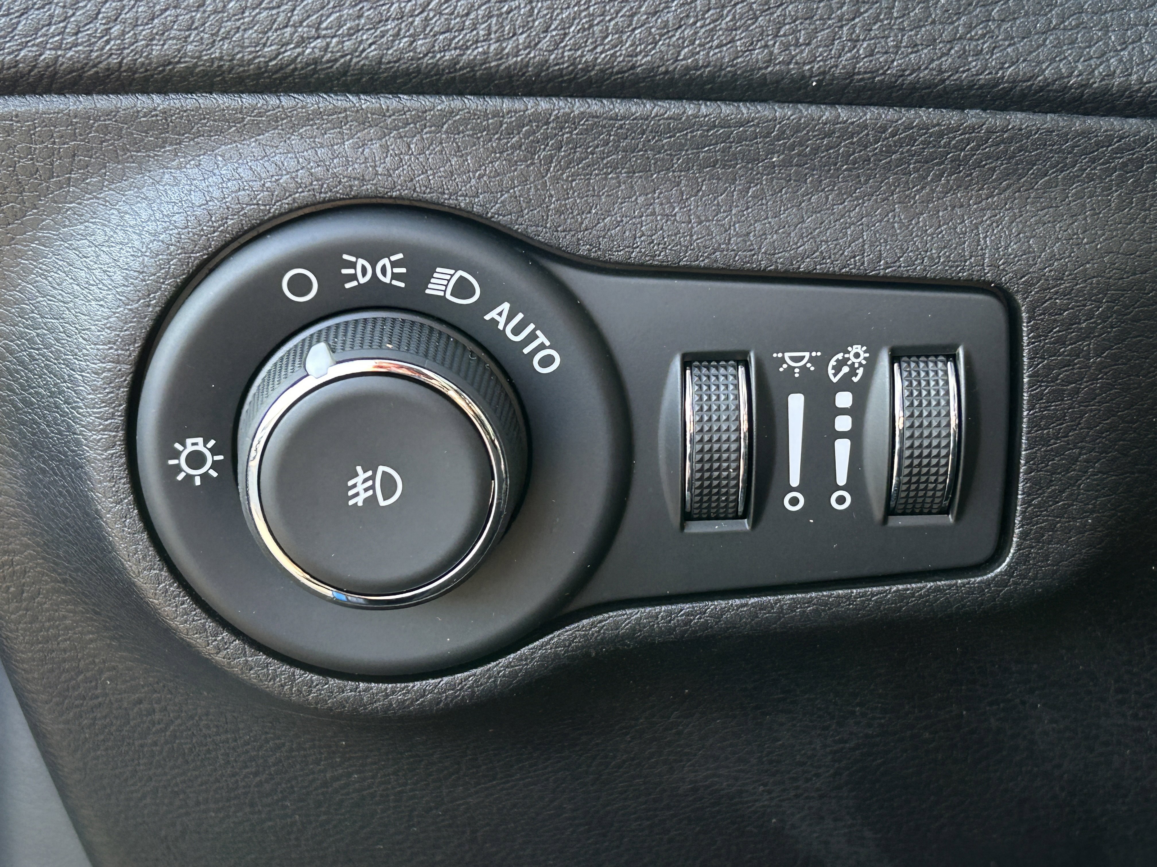 Used 2020 Jeep Compass Latitude image 25