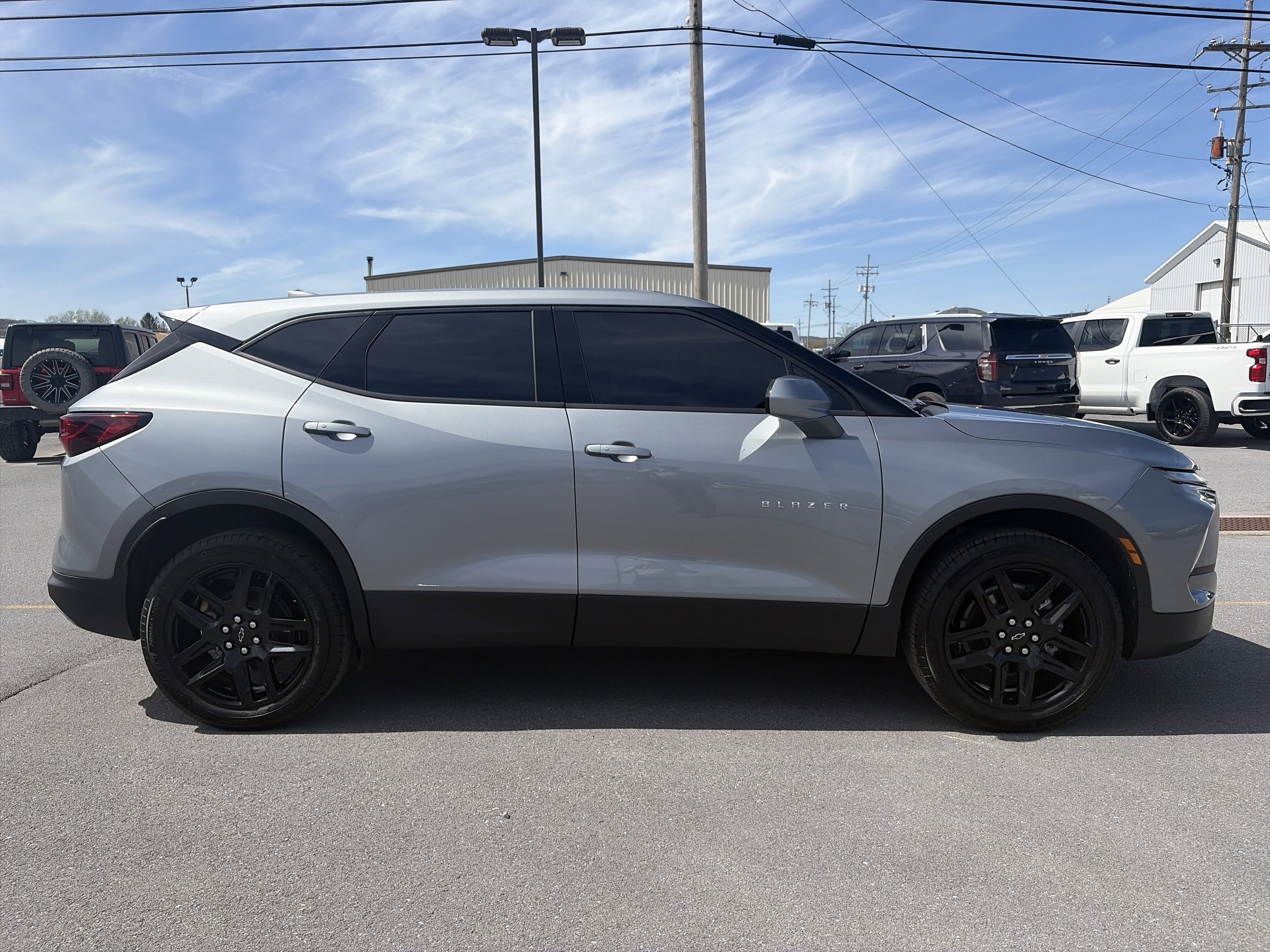 Used 2025 Chevrolet Blazer LT w/ Driver Confidence Package AWD/4WD image 2