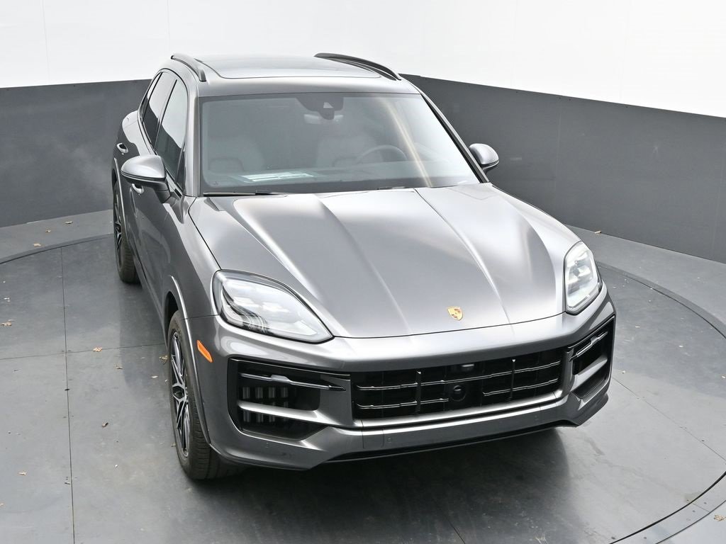 Certified 2025 Porsche Cayenne image 37