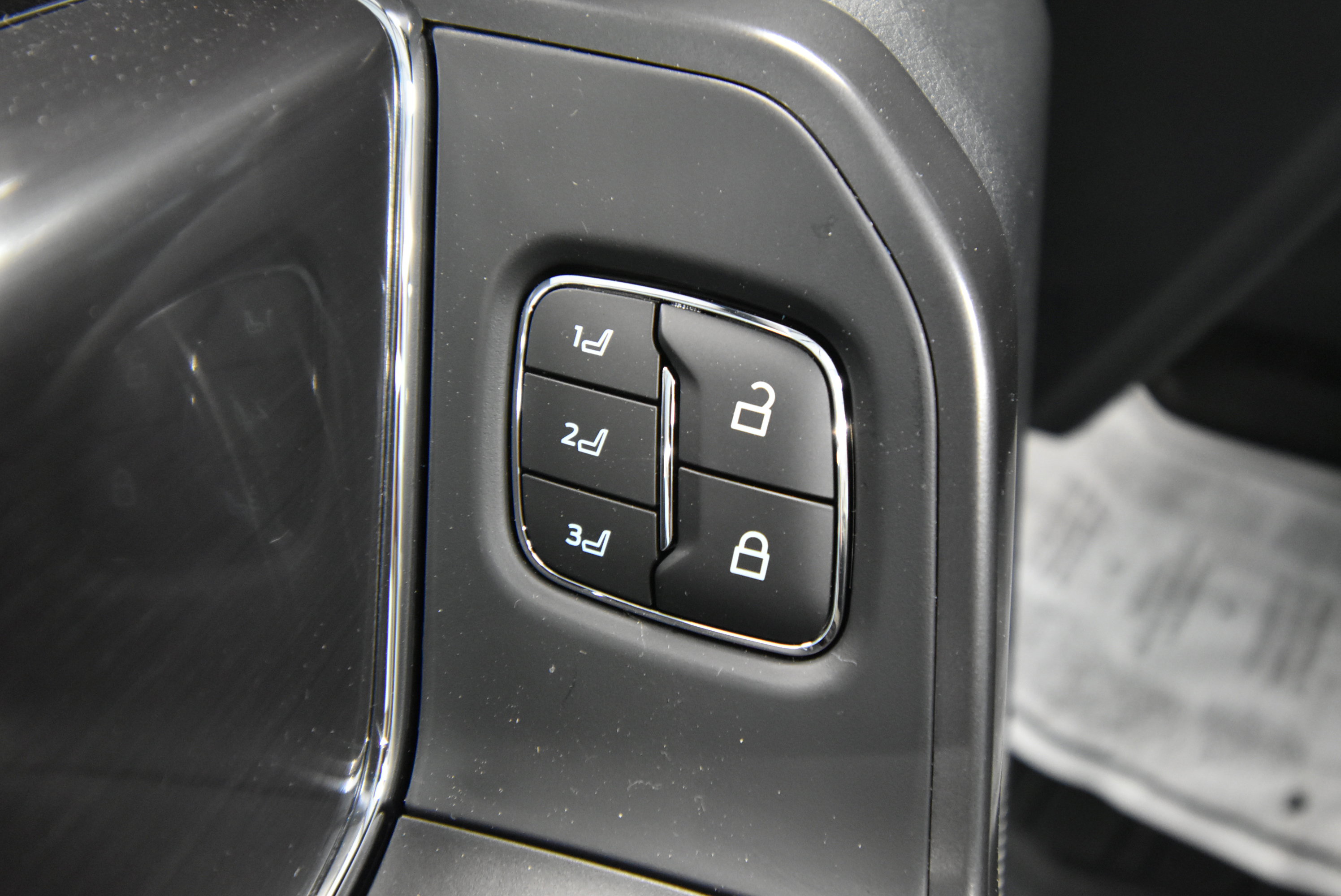 New 2025 Ford F150 Lariat w/ Equipment Group 502A High image 6