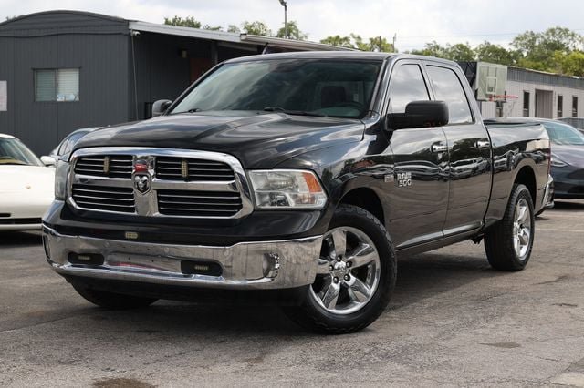 Used 2017 RAM 1500 SLT RWD image 1