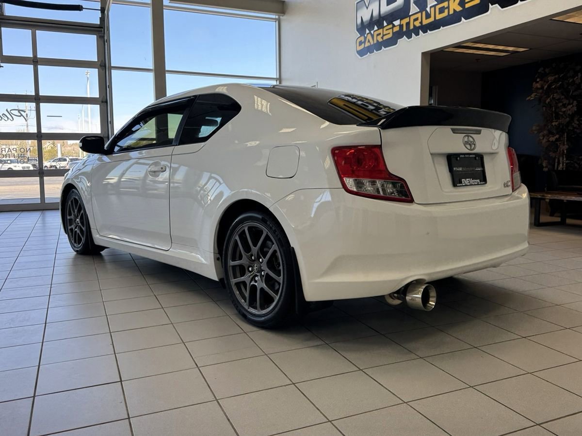 Used 2013 Scion tC FWD image 4