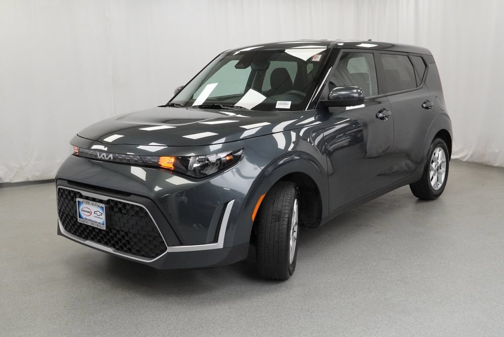 Used 2025 Kia Soul LX w/ LX Technology Package FWD image 4