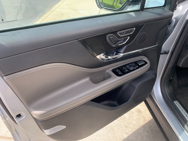 Used 2023 Lincoln Corsair AWD w/ Equipment Group 101A image 22