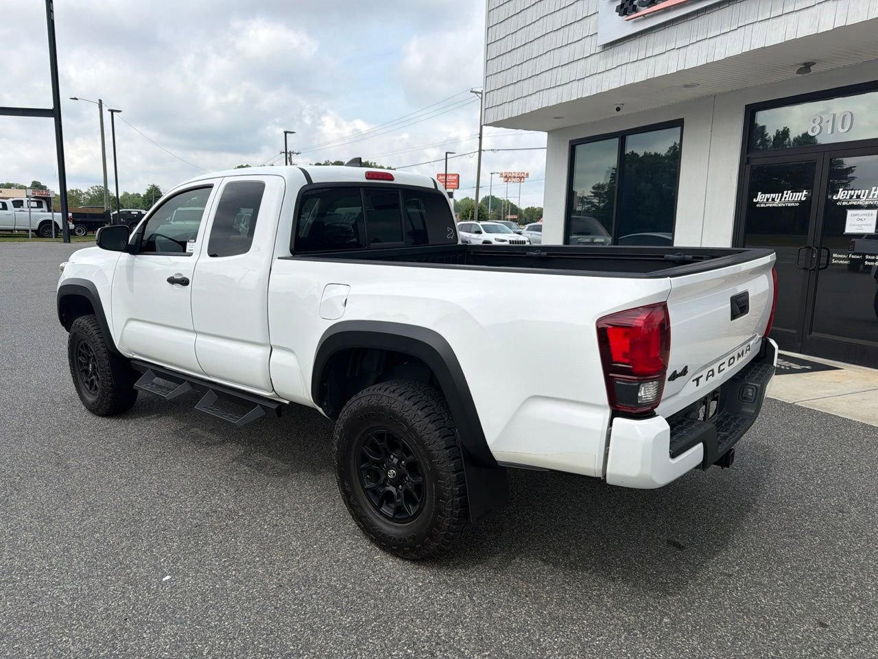 Used 2019 Toyota Tacoma SR w/ SX Package AWD/4WD image 6