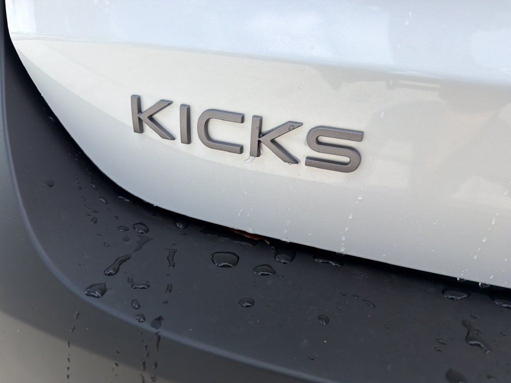 New 2026 Nissan Kicks SR w/ SR Premium Package FWD image 10
