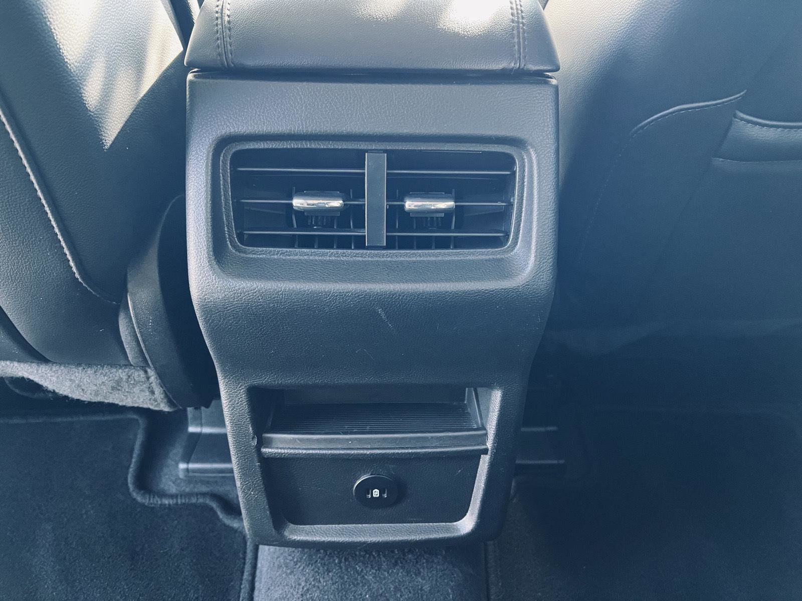 Used 2023 Ford Edge SEL image 36