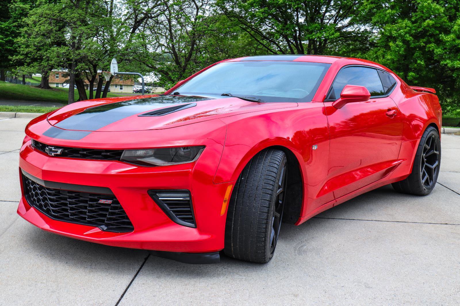 Used 2016 Chevrolet Camaro SS RWD image 3