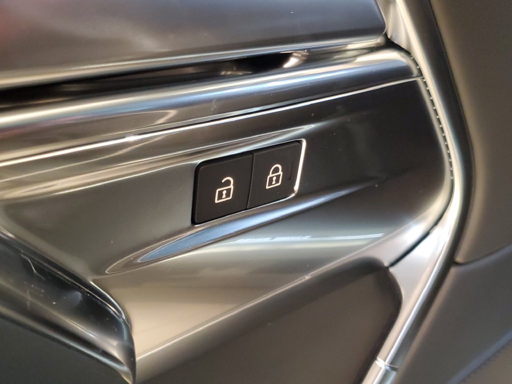 New 2026 Land Rover Range Rover Long Wheelbase SE AWD/4WD image 10