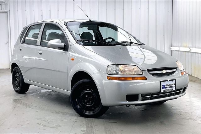 Used 2004 Chevrolet Aveo Hatchback FWD image 1