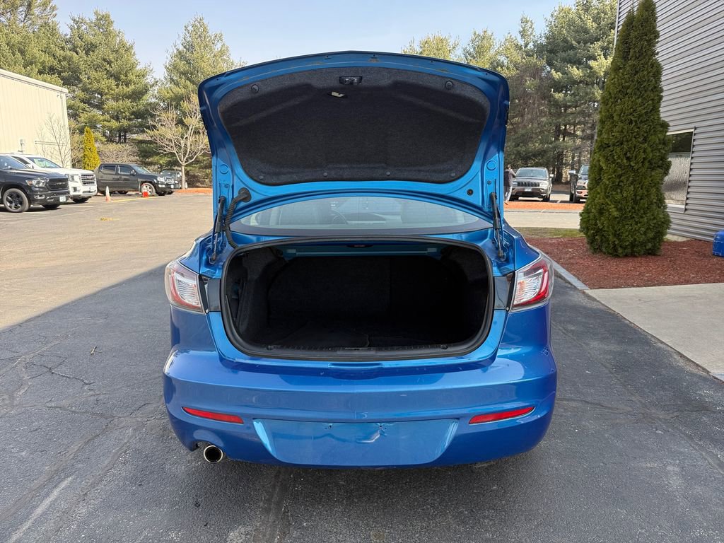Used 2012 MAZDA MAZDA3 i Grand Touring w/ Tech Pkg image 11