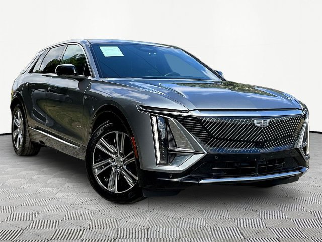 Used 2024 Cadillac Lyriq Luxury AWD/4WD image 3
