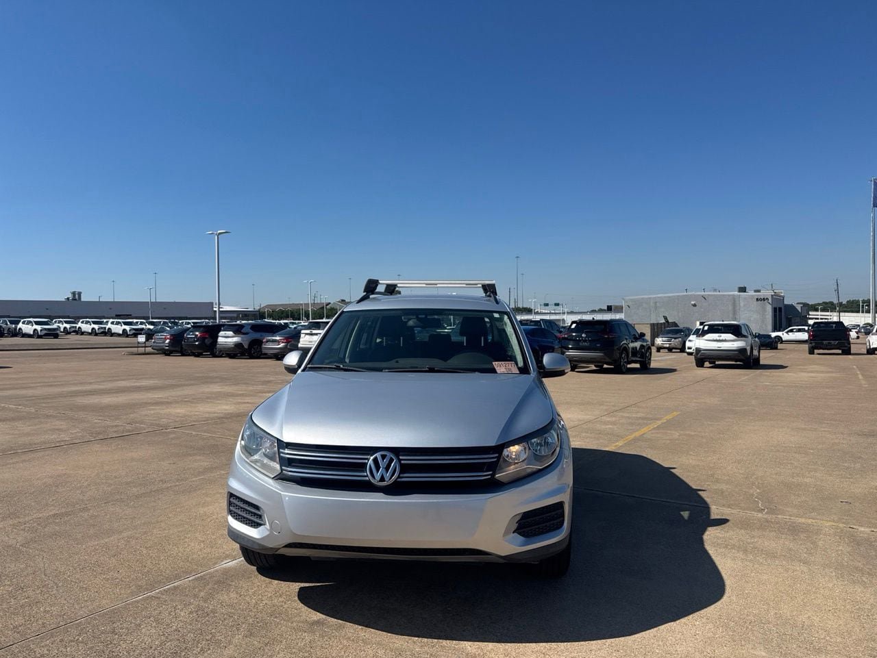Used 2017 Volkswagen Tiguan S FWD image 5