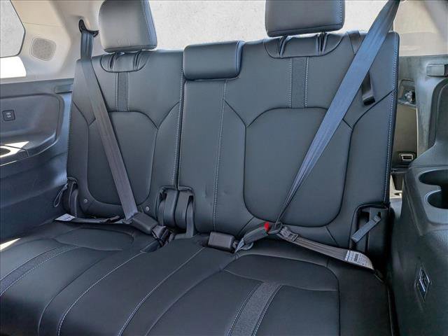 Used 2025 Honda Pilot Touring image 18