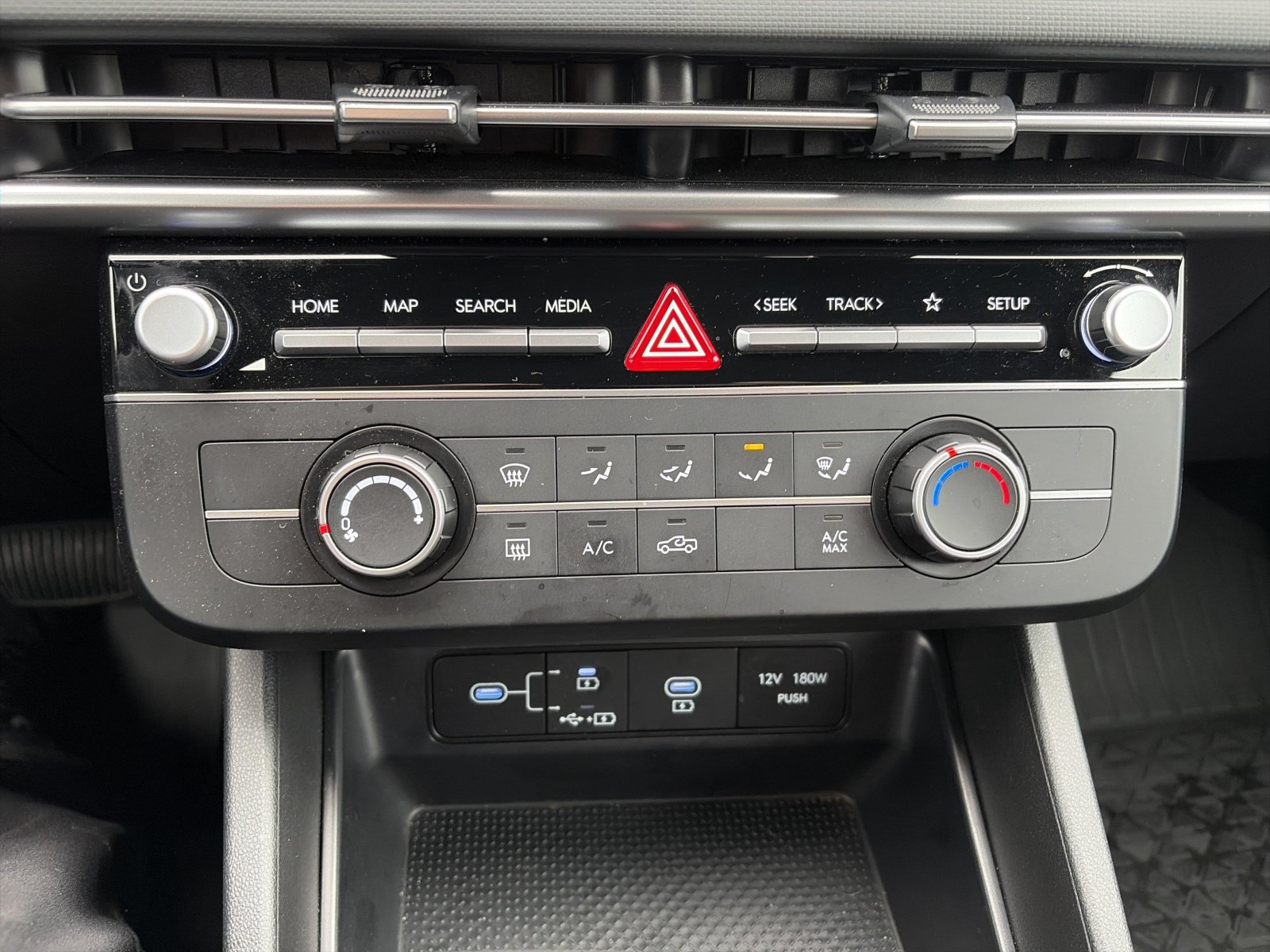 Certified 2025 Hyundai Santa Cruz SE AWD/4WD image 15