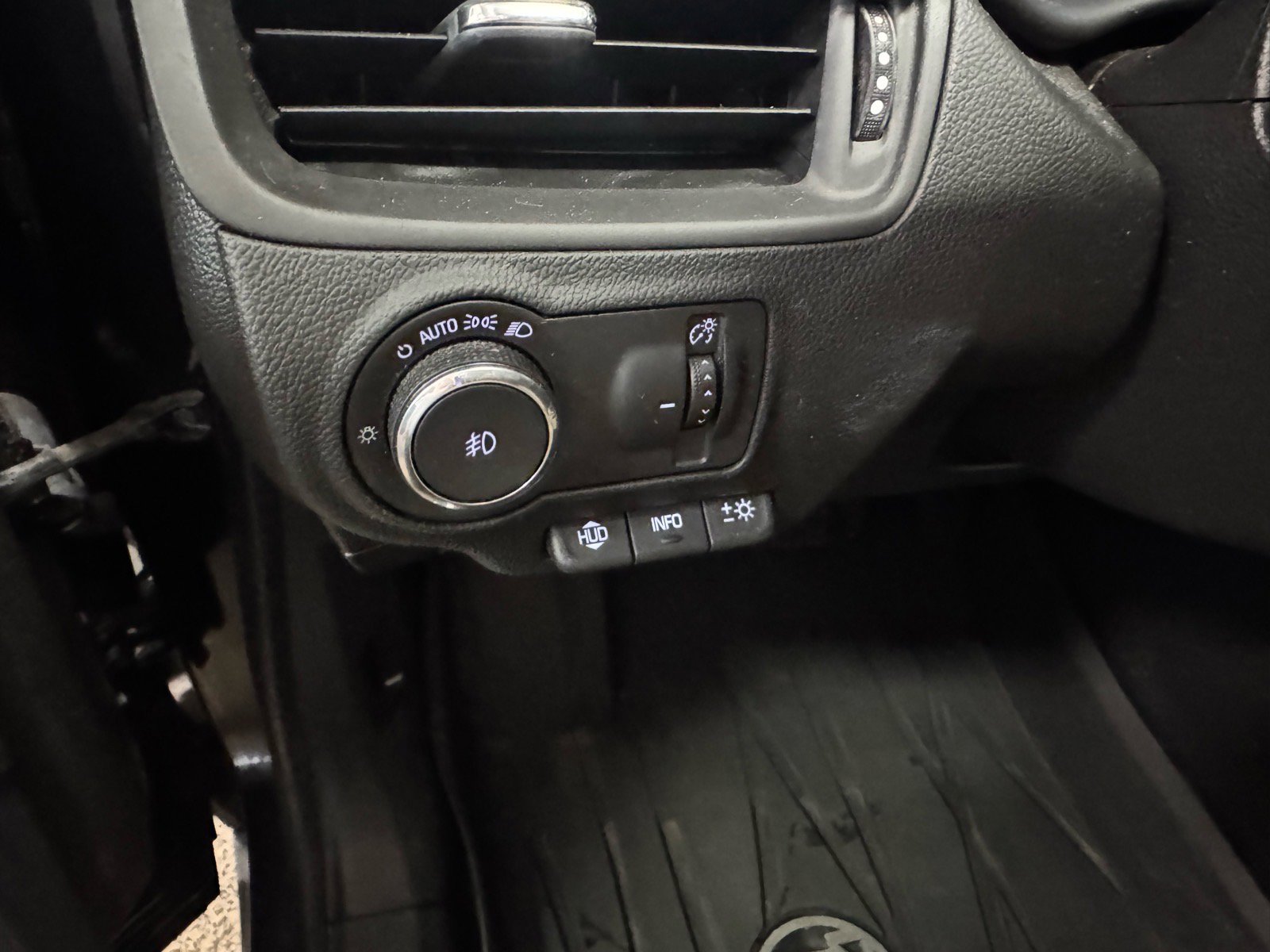 Used 2017 Buick Envision Premium w/ Driver Confidence Package AWD/4WD image 17