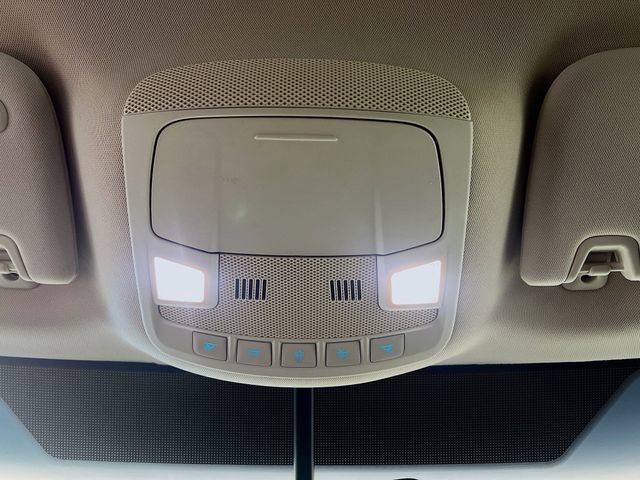 Used 2018 Ford Edge Titanium image 20