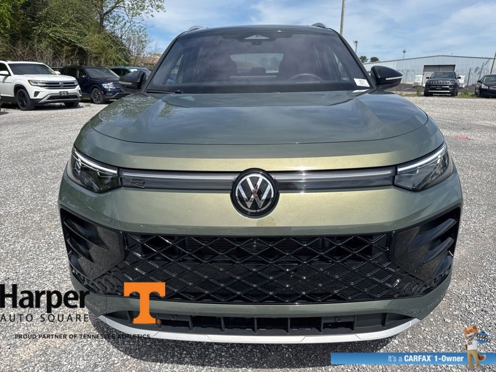 Used 2025 Volkswagen Tiguan SEL R-Line image 8