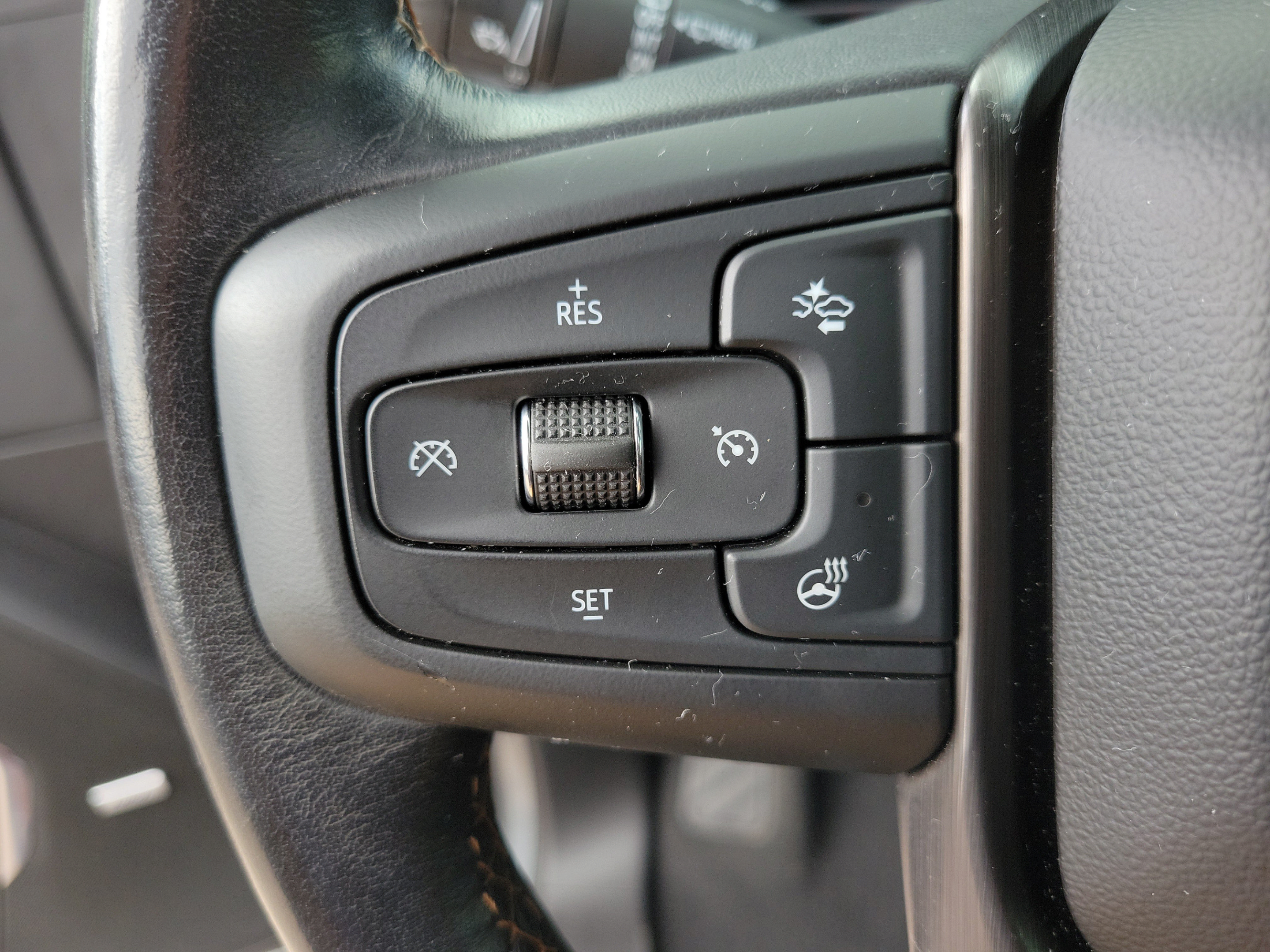 Used 2023 GMC Yukon XL AT4 w/ Technology Package AWD/4WD image 24