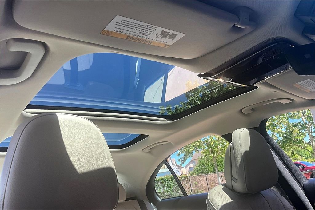 Used 2025 Mercedes-Benz E 350 Sedan image 22