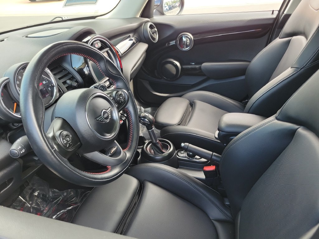 Used 2019 MINI Cooper S w/ Signature Upholstery Package FWD image 3