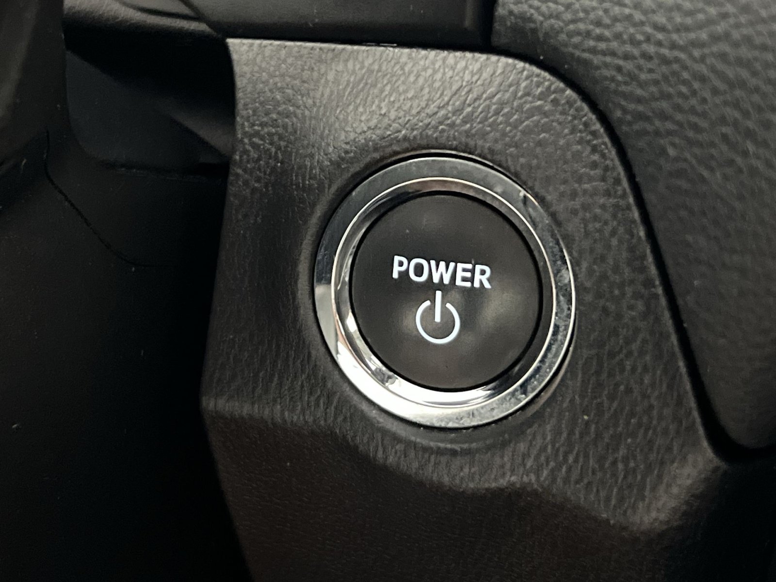 Used 2025 Toyota RAV4 XLE AWD/4WD image 33