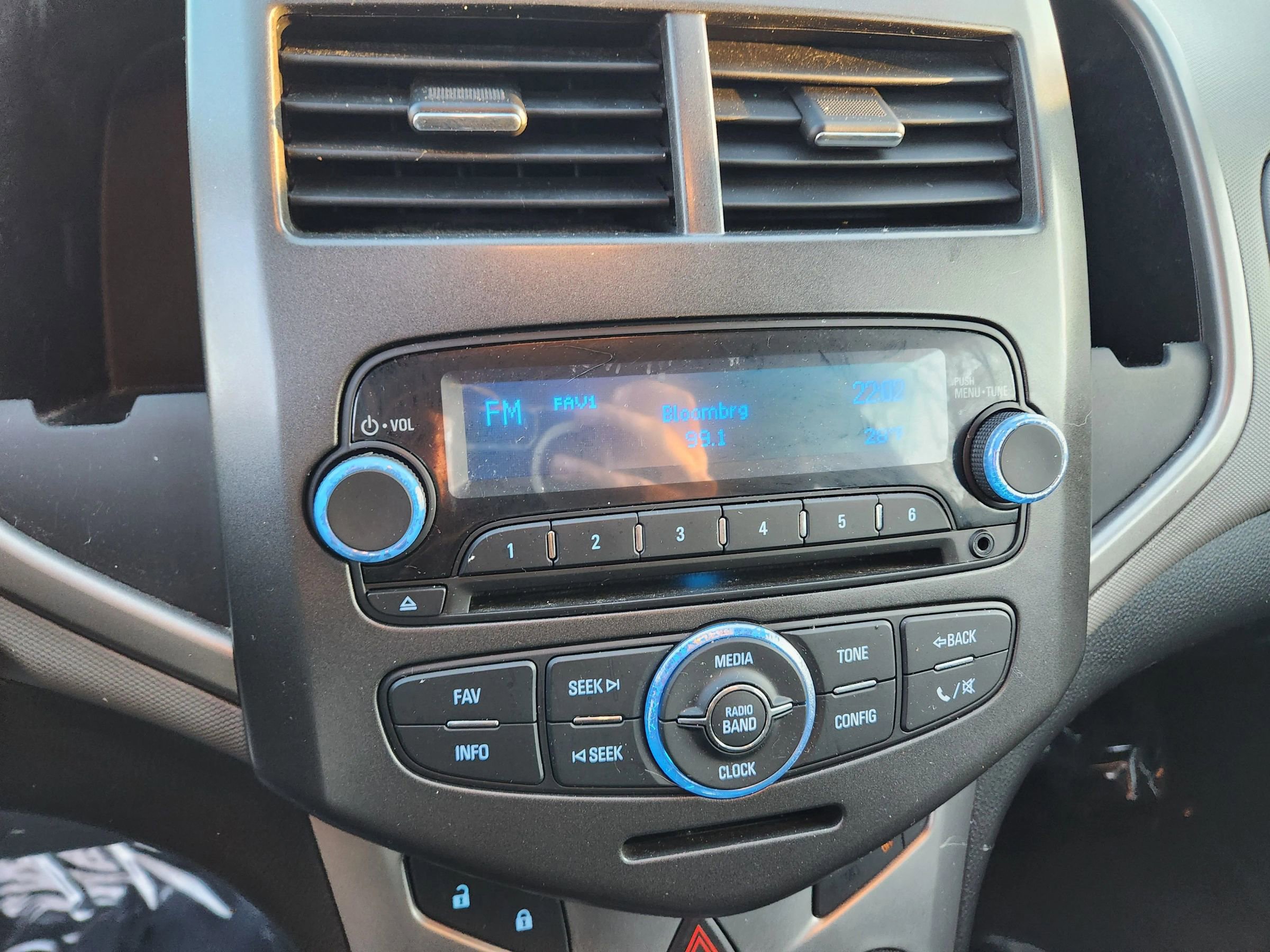 Used 2014 Chevrolet Sonic LT image 24