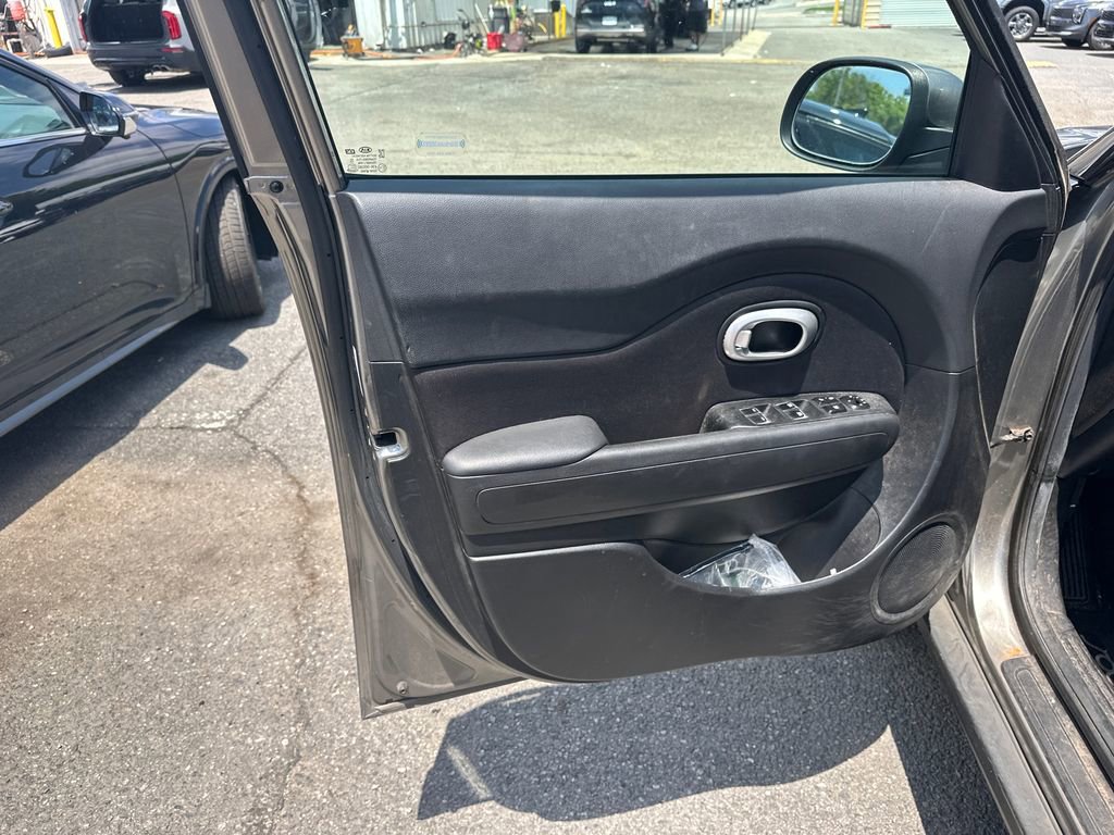 Used 2019 Kia Soul + FWD image 10