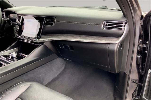 Certified 2024 Jeep Wagoneer Series II w/ Flexible Seating Group RWD image 16
