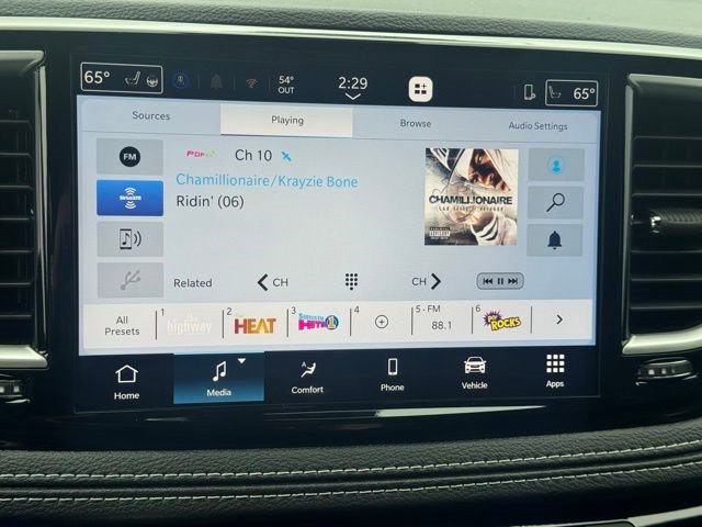 New 2027 Chrysler Pacifica Select FWD image 19