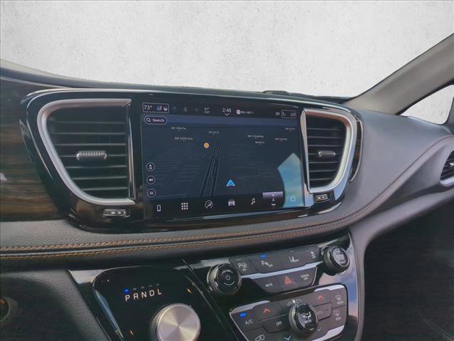 Used 2021 Chrysler Pacifica Pinnacle image 12