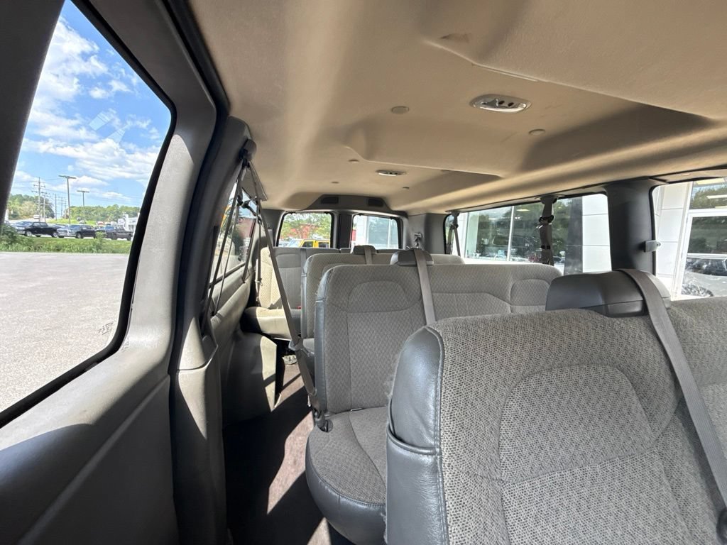 Used 2025 GMC Savana 3500 LT w/ LT Preferred Equipment Group RWD image 9