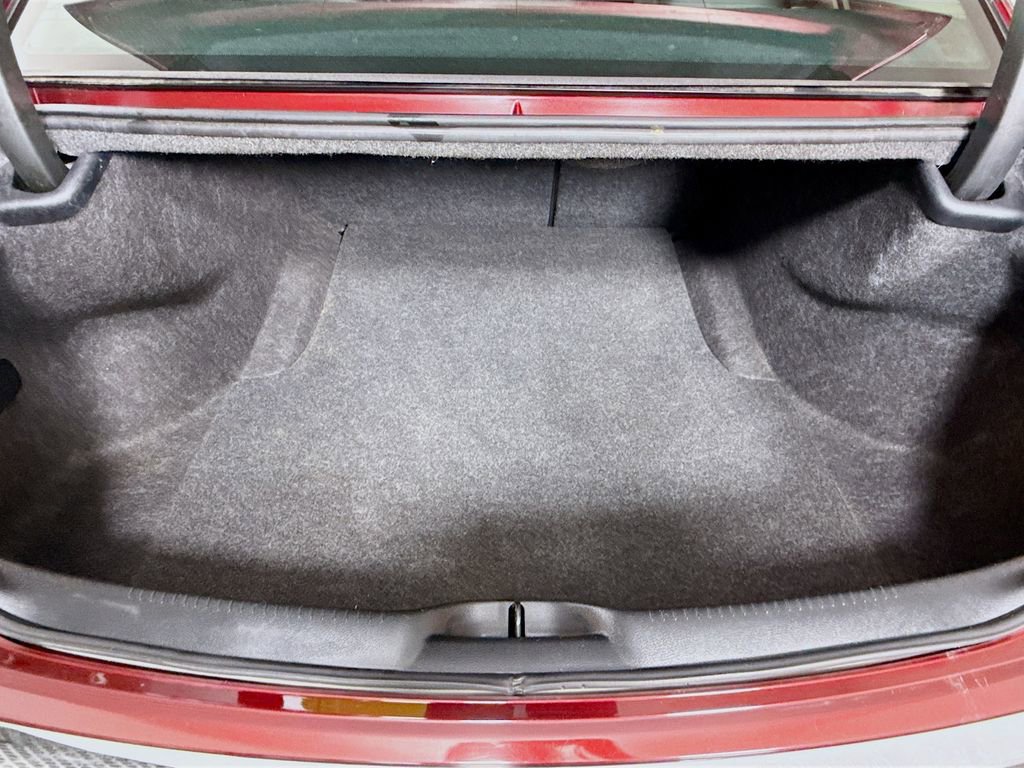 Used 2016 Chrysler 300 Limited image 28