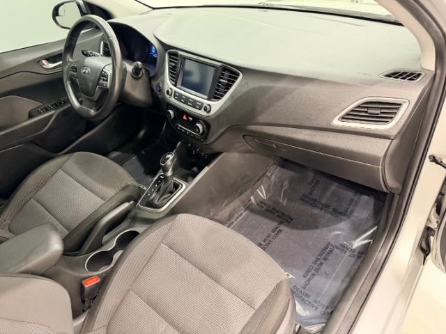 Used 2021 Hyundai Accent Limited image 43