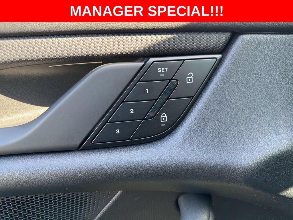 Used 2022 Porsche Taycan RWD image 31