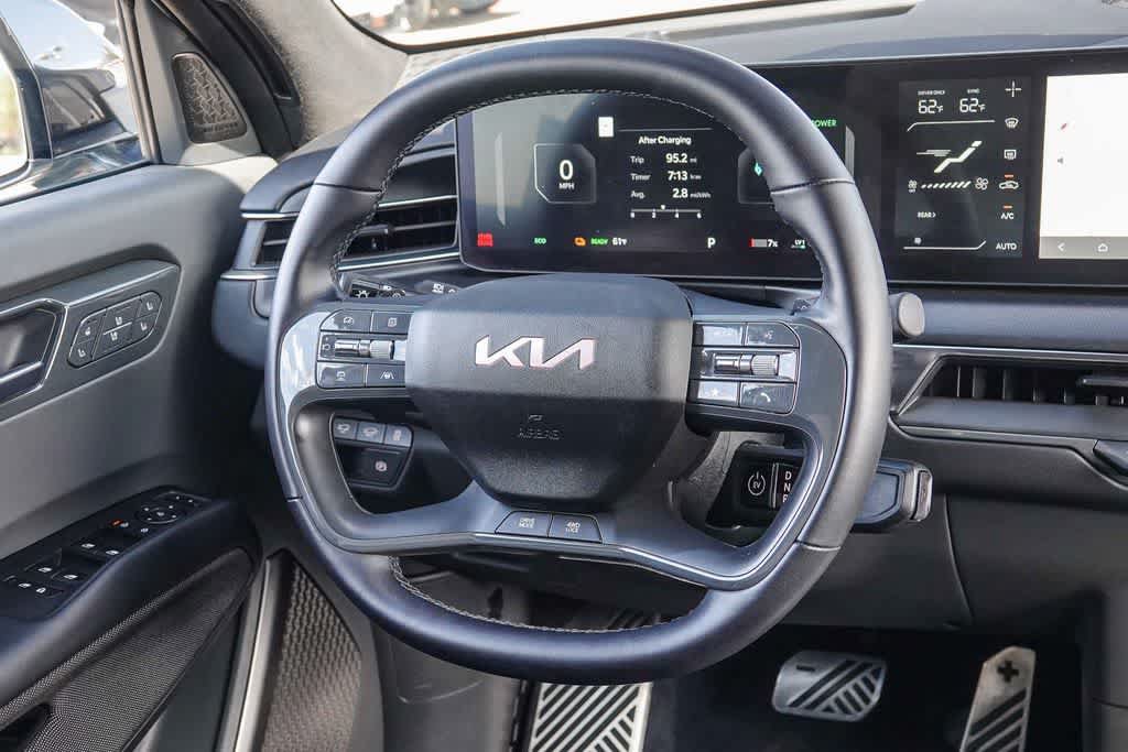 Certified 2024 Kia EV9 GT-Line AWD/4WD image 14