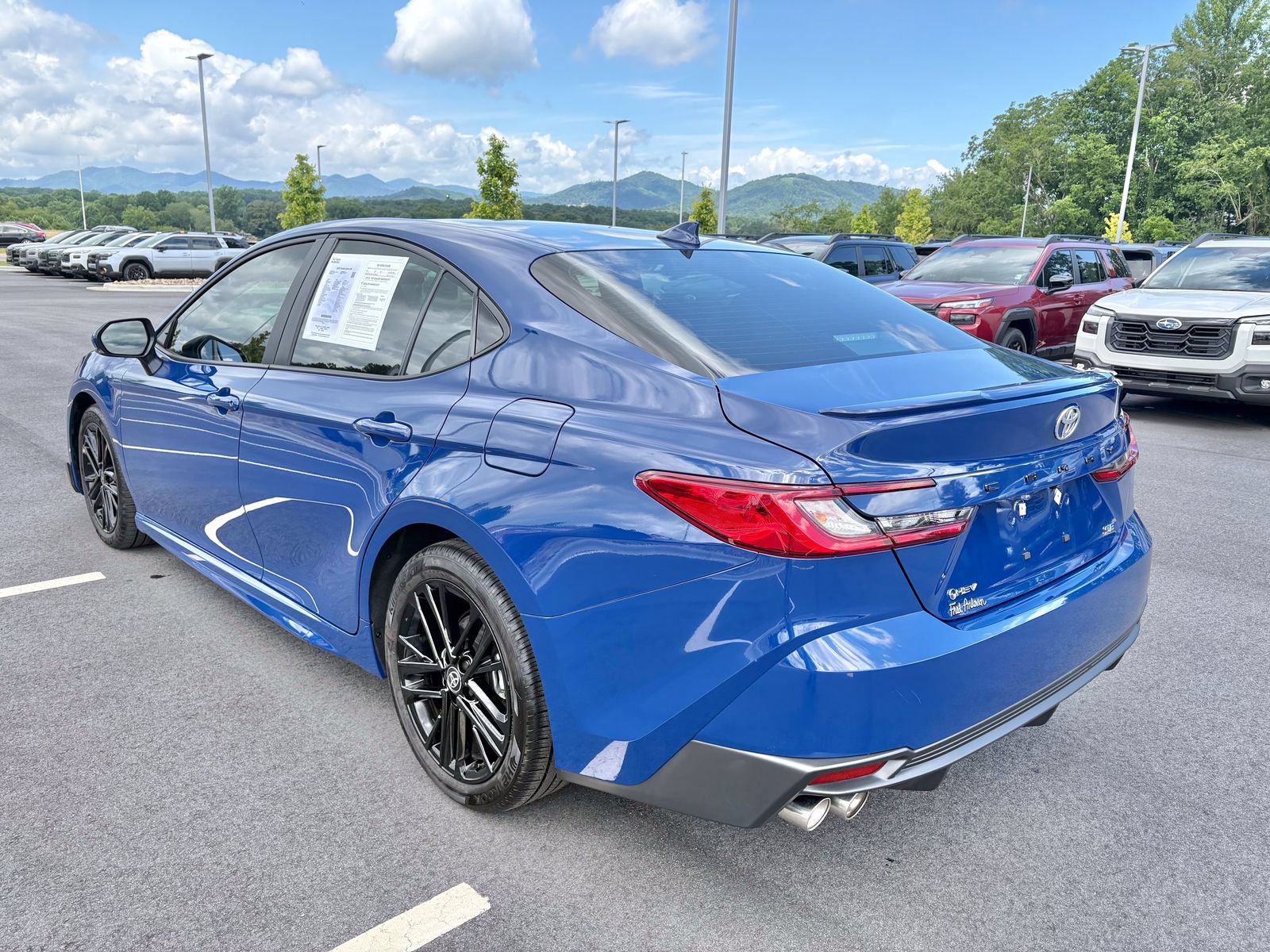 Used 2025 Toyota Camry SE FWD image 5