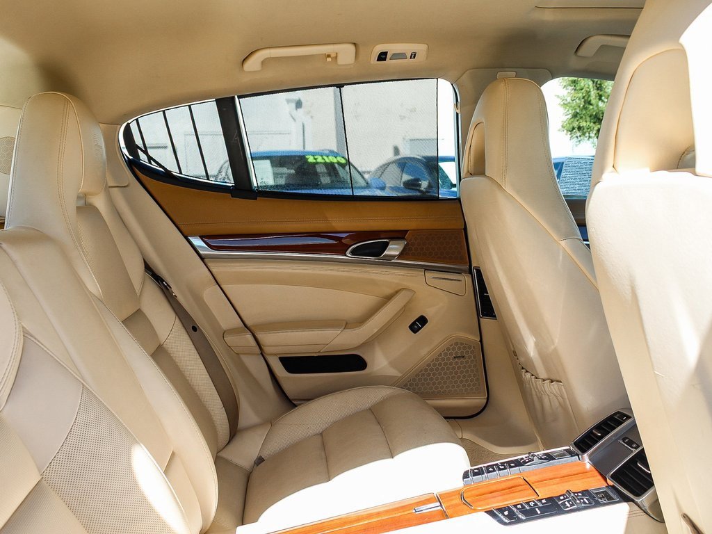 Used 2015 Porsche Panamera S image 19