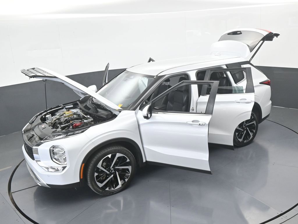 Used 2023 Mitsubishi Outlander SE image 72
