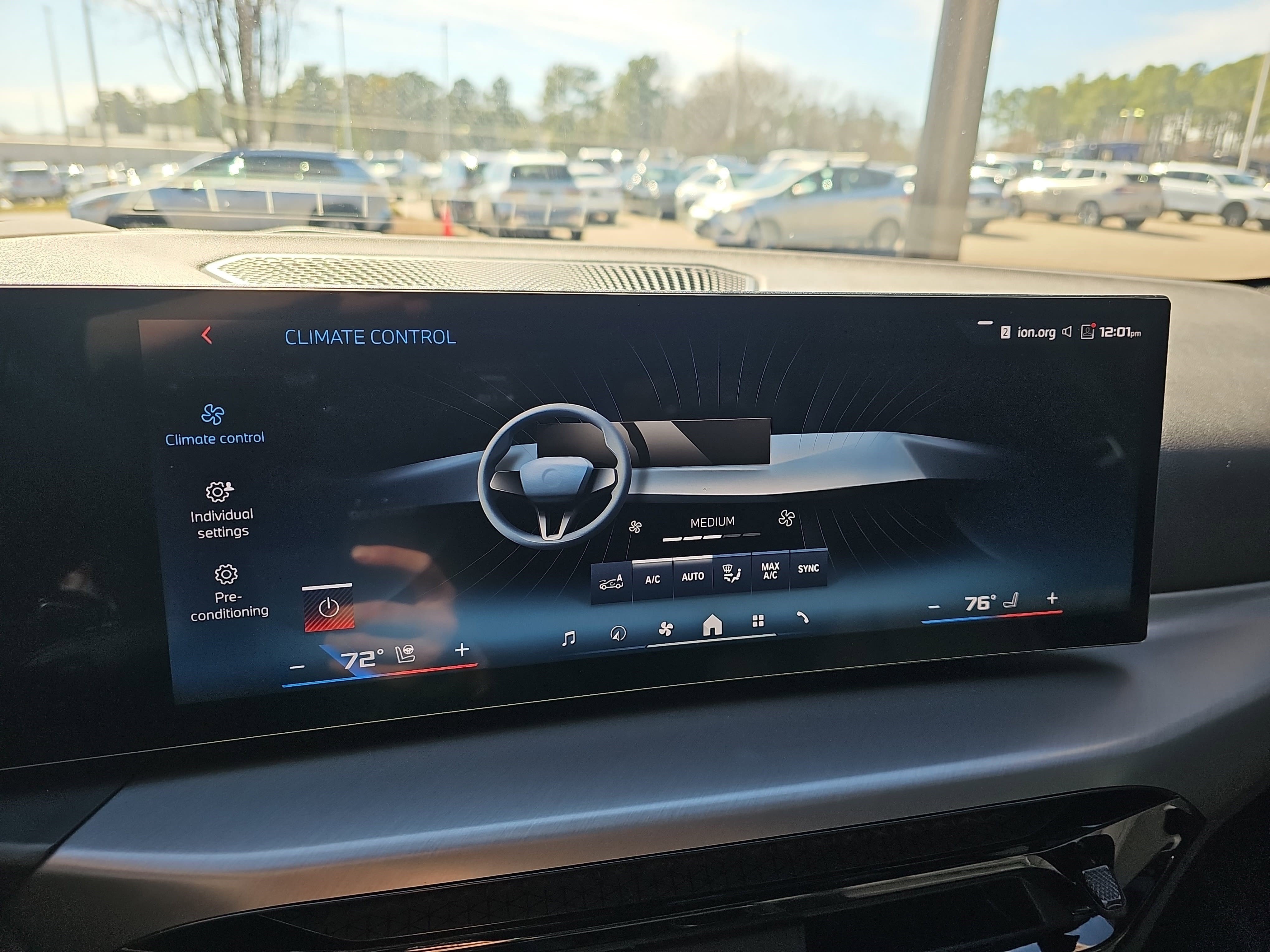 Used 2025 BMW M440i Coupe w/ Premium Package image 22